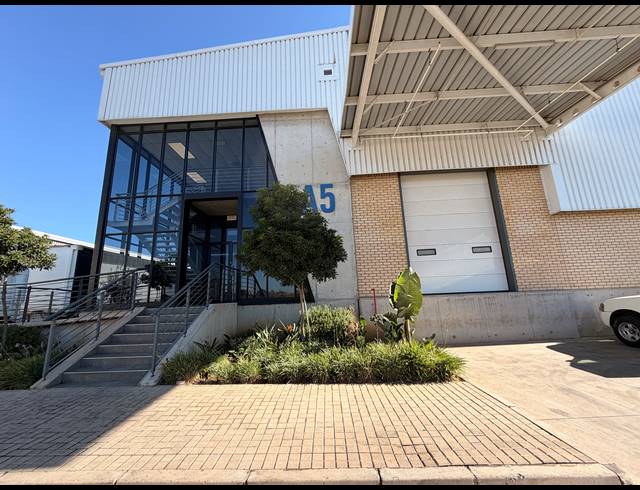 1,765M² WAREHOUSE TO LET IN AIRPORT PARK